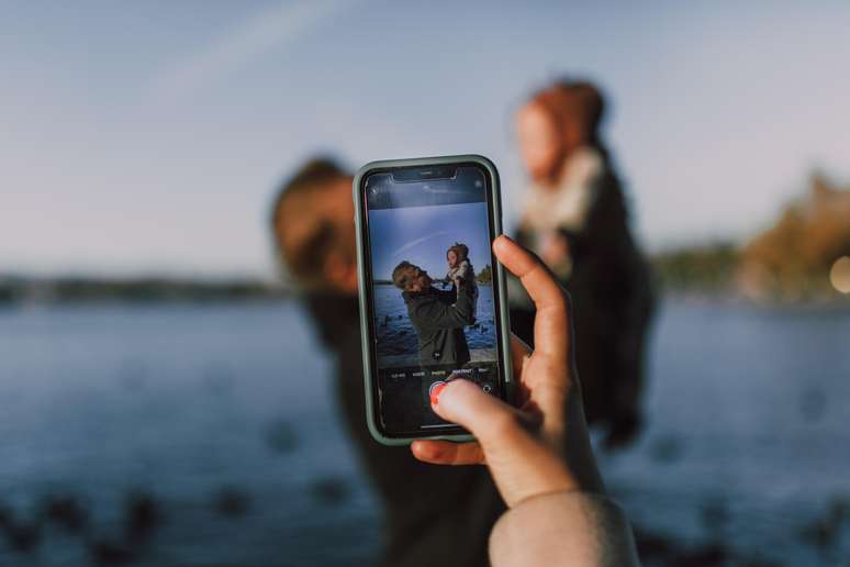 familia-foto-celular-redes