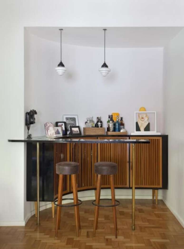 40. Cantinho com m&oacute;veis usados antigos. Projeto de Artis Design