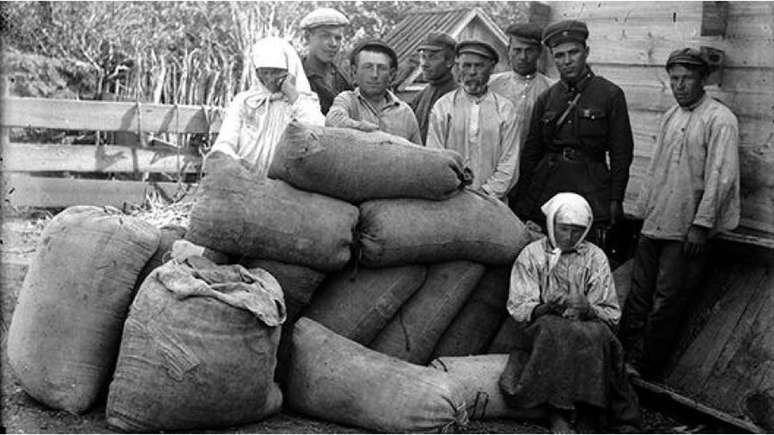 Estimativas apontam que mais de 3 milh&otilde;es de ucranianos morreram de fome entre 1932-1933 na crise de Holodomor
