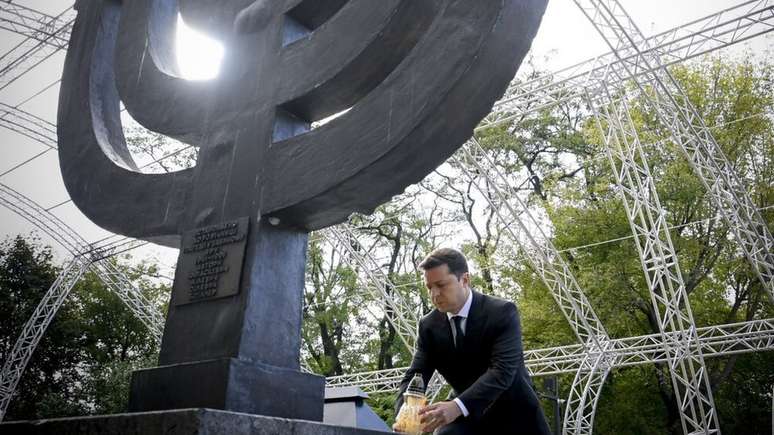 Presidente ucraniano Volodymyr Zelensky participa de cerim&ocirc;nia de mem&oacute;ria do massacre de Babi Yar em setembro de 2021