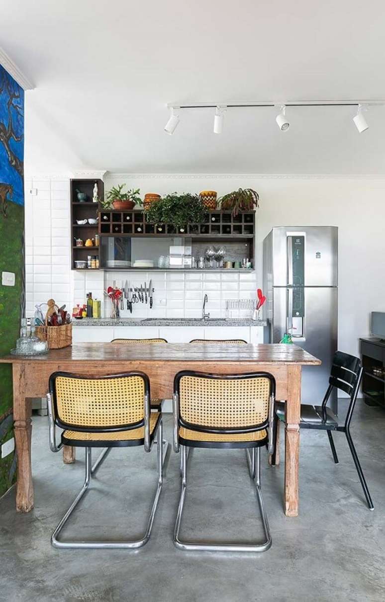 63. Os m&oacute;veis usados podem transformar sua decora&ccedil;&atilde;o. Fonte: Decor F&aacute;cil