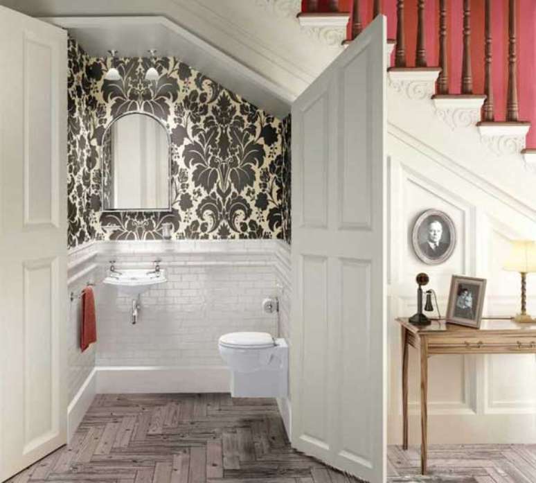4. Decora&ccedil;&atilde;o com lavabo embaixo da escada e papel de parede &ndash; Foto Sua decoracao
