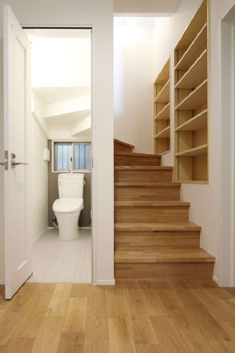 9. Sobrado com lavabo embaixo da escada &ndash; Foto Earth Official