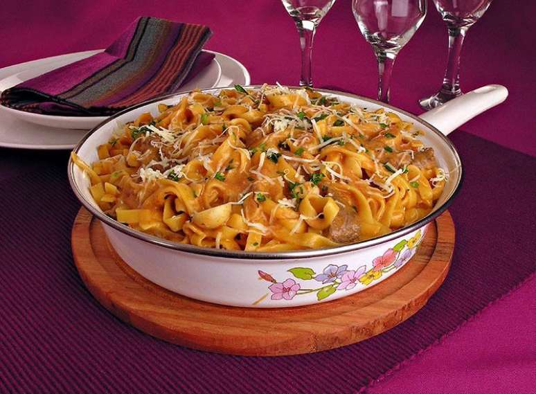 Macarr&atilde;o cremoso de frigideira &ndash; Foto: Guia da Cozinha