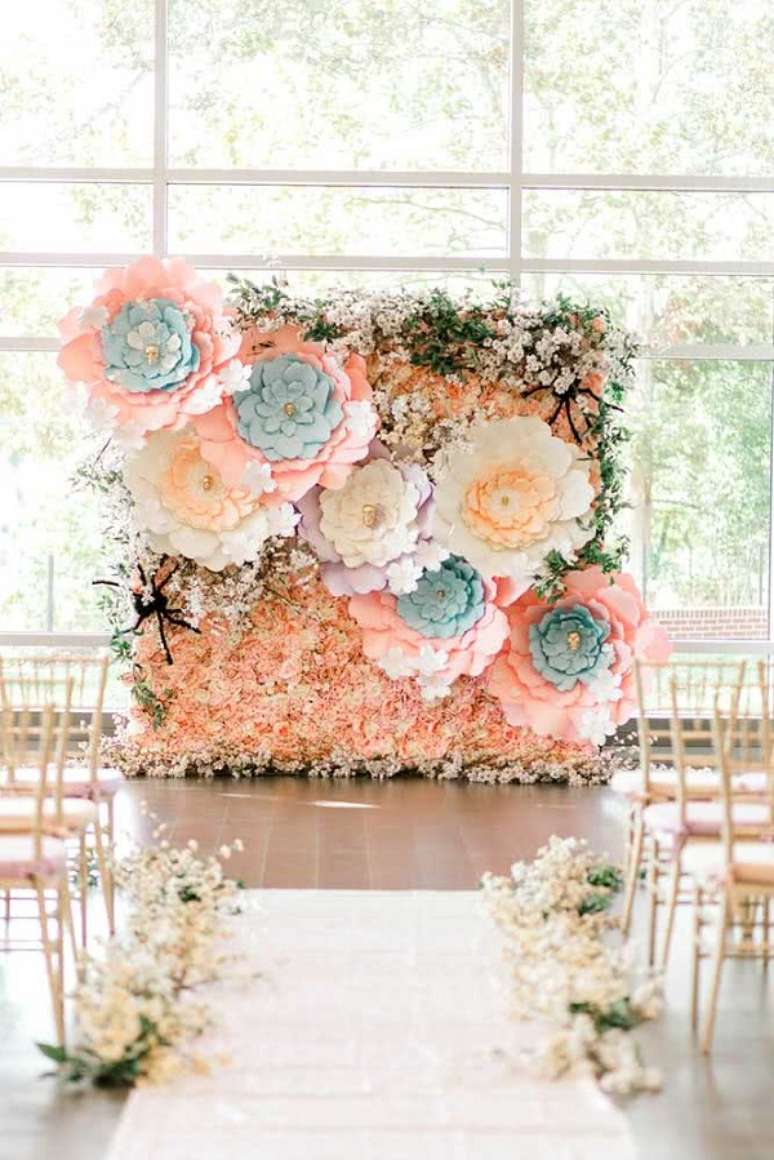 17. Casamento com parede de flores – Foto Decor Facil