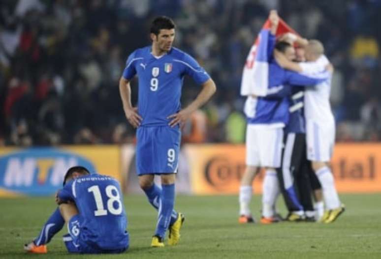 Em 2010, Itália perdeu para a Eslováquia no último jogo da fase de grupos (Foto: FILIPPO MONTEFORTE / AFP)