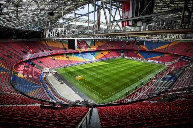 Estádio do Ajax será o palco do jogo (Foto: REMKO DE WAAL / AFP)