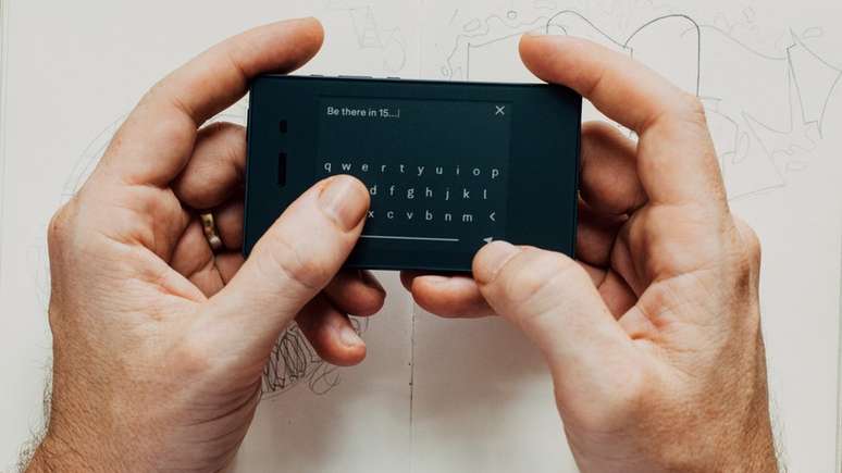 A Light Phone afirma que a venda dos seus aparelhos, como o da foto, disparou