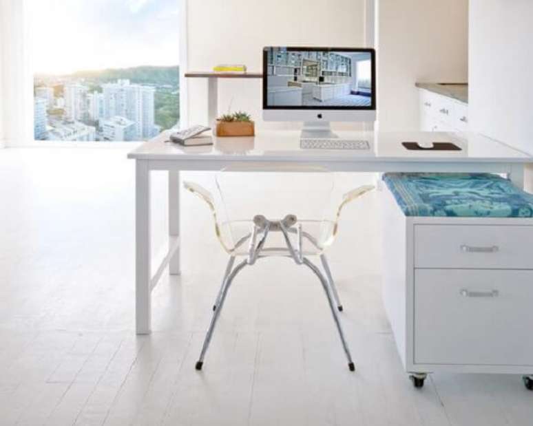 59. Home office com cadeira acrilico transparente – Foto Decor Facil