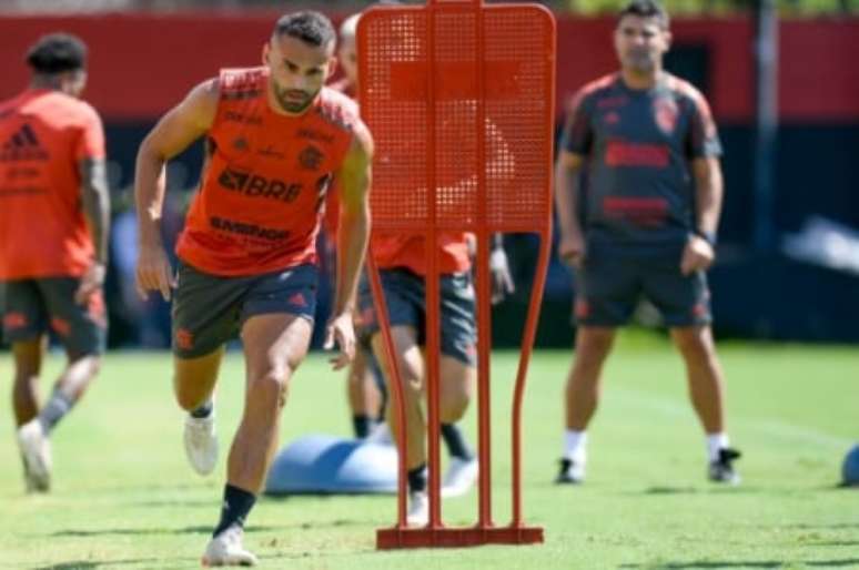 Thiago Maia em imagem registrada nesta sexta-feira, no Ninho do Urubu (Foto: Marcelo Cortes / Flamengo)