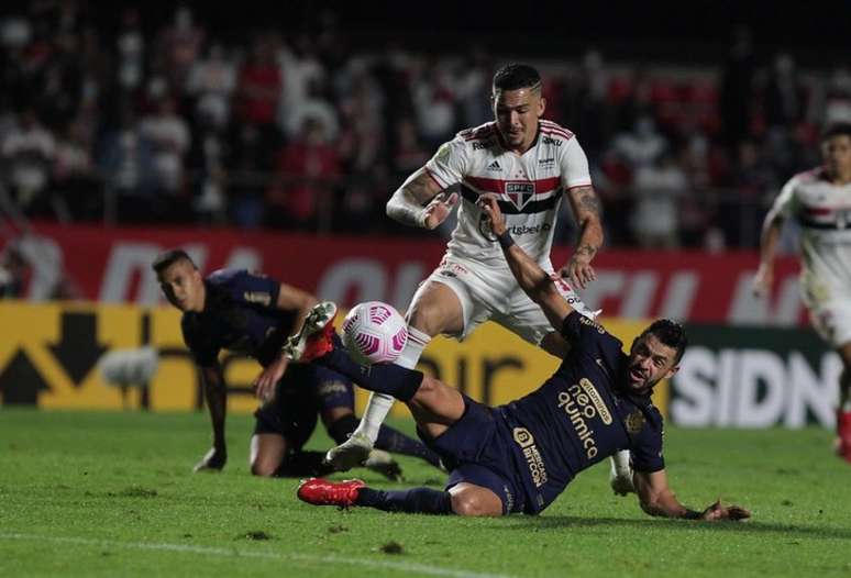 São Paulo segue com preparação para enfrentar o Corinthians; veja provável  escalação