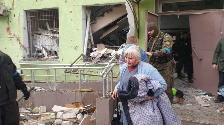 Hospital e maternidade após ataque em Mariupol