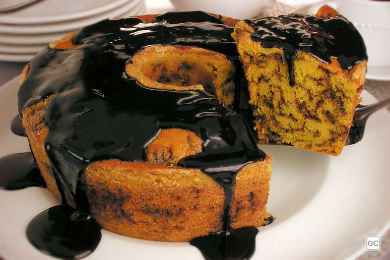 Bolo de cenoura formigueiro &ndash; Foto: Guia da Cozinha