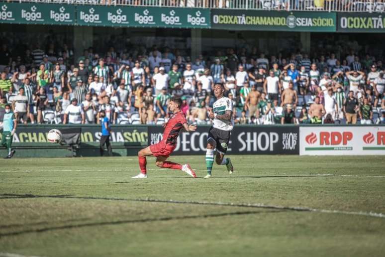 Em jogo movimentado, Sport fica no empate com o Coritiba em