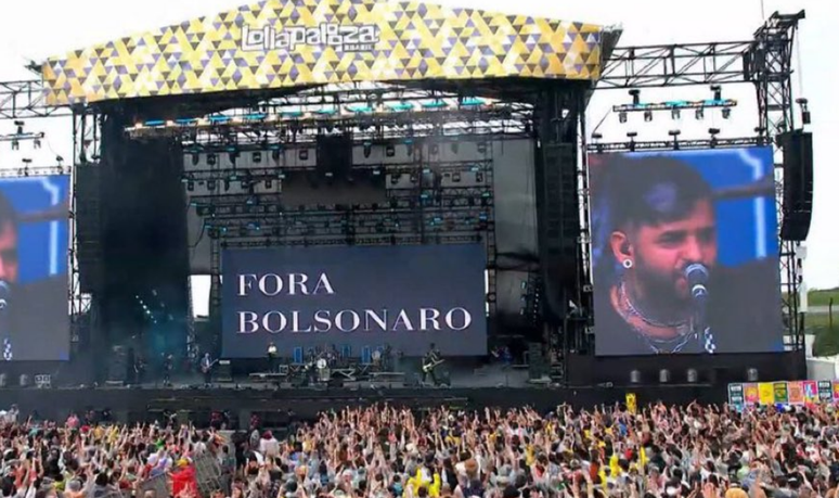 Banda Fresno exibe em telão o pedido de "Fora, Bolsonaro" durante Lollapalooza