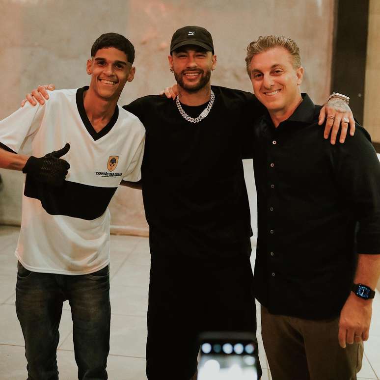 Luva de Pedreiro se encontrou com Neymar e Luciano Huck