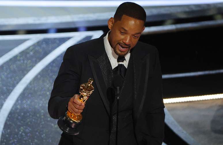 Will Smith ao receber o Oscar de Melhor Ator durante a cerimônia realizada em 27 de março 