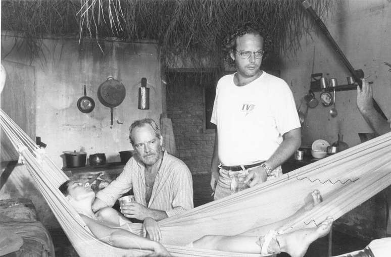 Cláudio Marzo e Jayme Monjardim nas gravações da novela 'Pantanal', em 1990