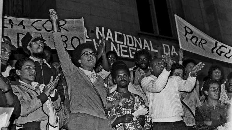 Manifestação do Movimento Negro Unificado, na Praça da Sé, em São Paulo, no dia 20 de novembro de 1979.