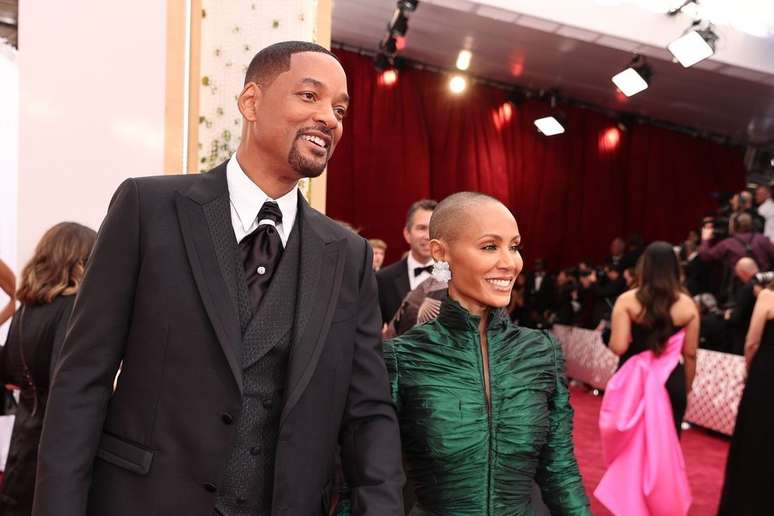 Will Smith e a esposa Jada Pinkett-Smith no tapete vermelho do Oscar