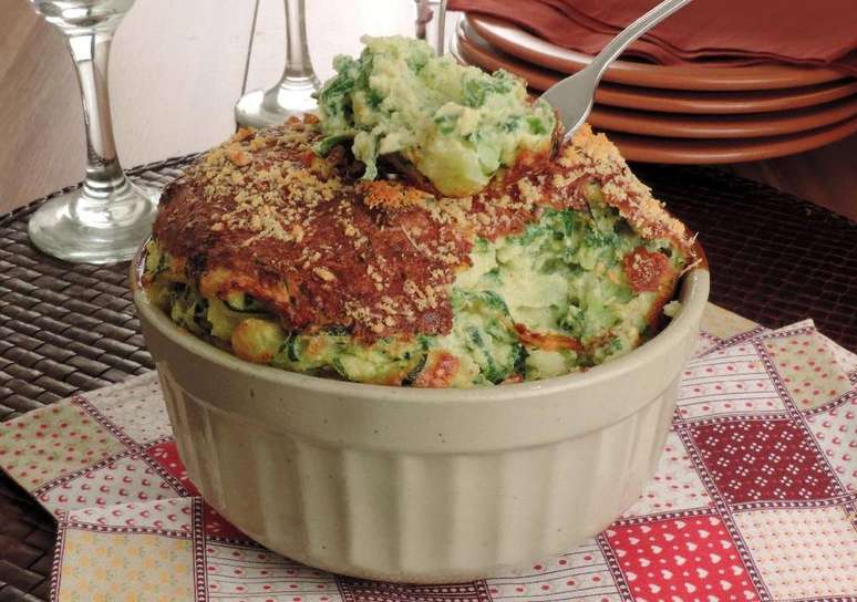 Sufl&ecirc; de espinafre e couve-flor &ndash; Foto: Guia da Cozinha