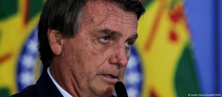 Bolsonaro já passou por quatro cirurgias ligadas a facada que recebeu em setembro de 2018