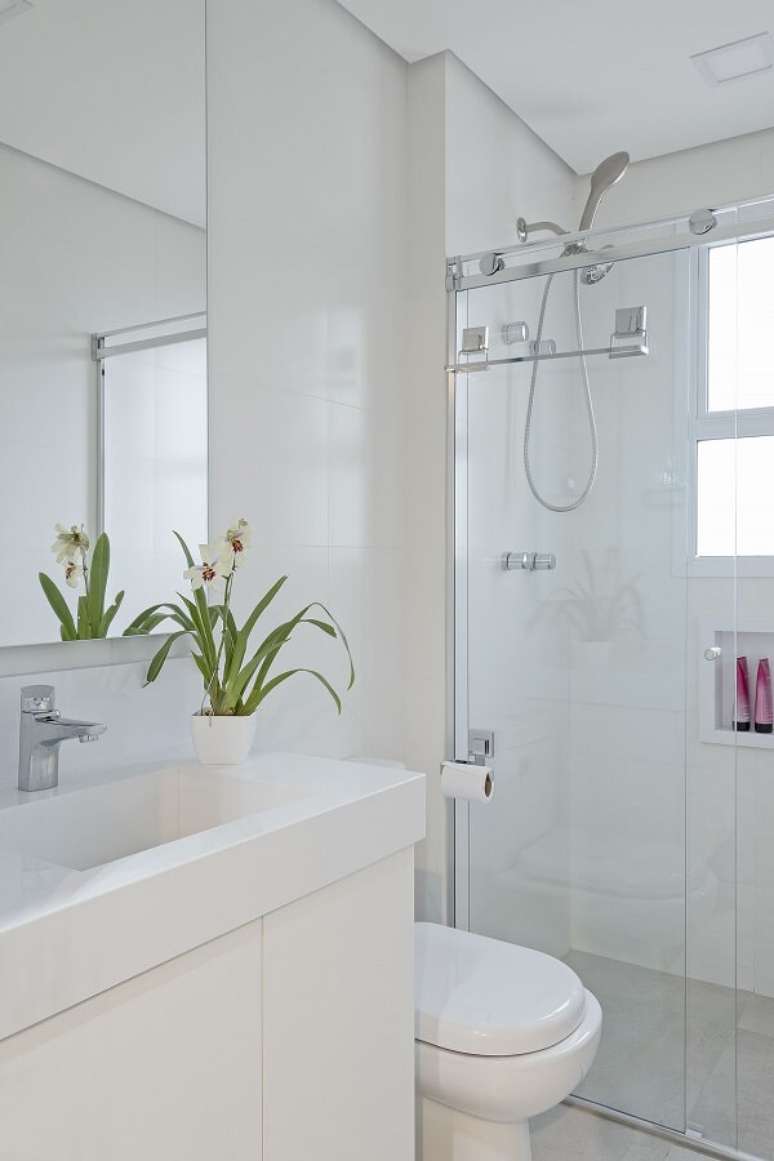 54. Banheiro chique em tons claros &ndash; Foto Kathia Pimmenta