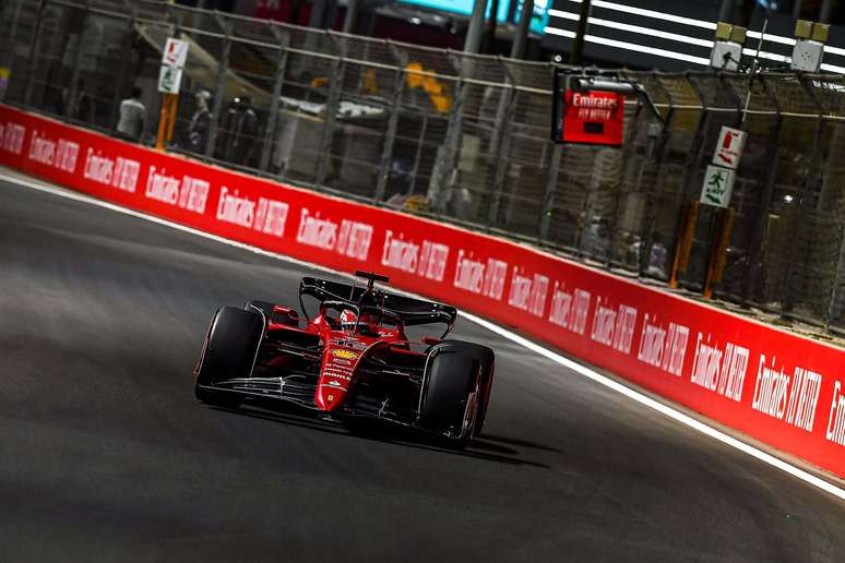 Charles Leclerc se mant&eacute;m na lideran&ccedil;a do Mundial de Pilotos com o segundo lugar em Jed&aacute; 