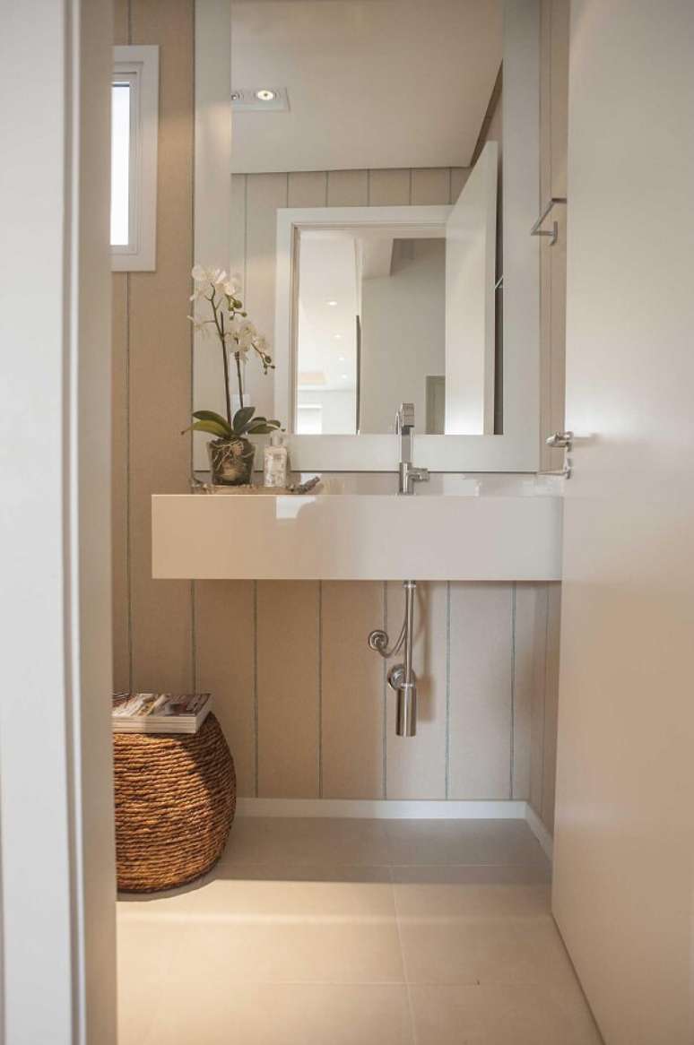 19. Fotos de banheiros chiques com vaso de orqu&iacute;dea &ndash; Foto Paula Ines Sizinando