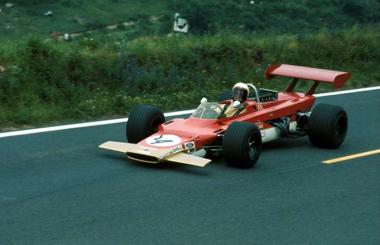 John Miles andando com o Lotus 63 em Clermont-Ferrand