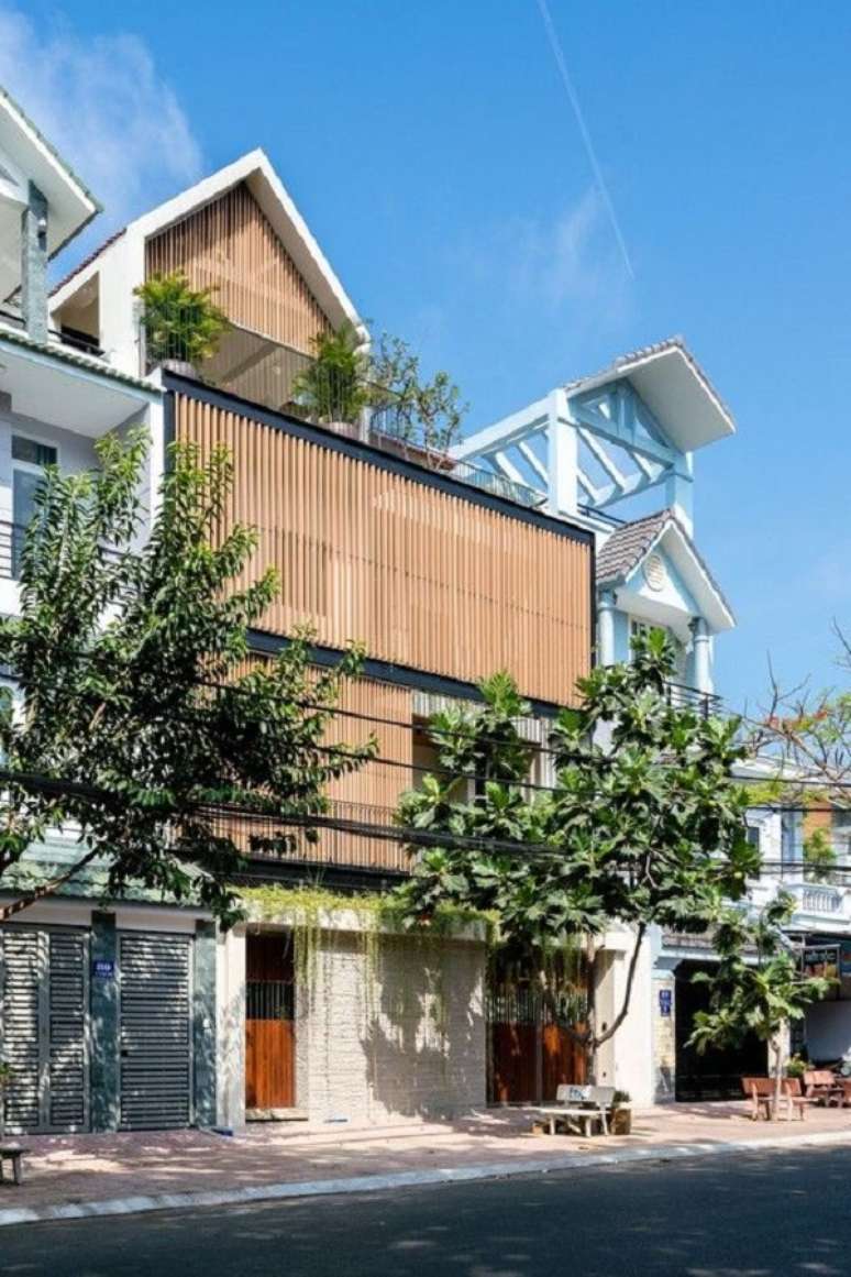 1. Casa com brise de madeira fachada moderna – Foto Archdaily