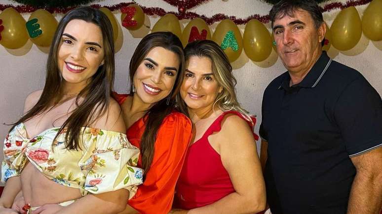 Família de Naiara Azevedo foi assaltada em casa, no Paraná.