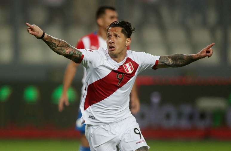 Peru vence Paraguai e garante vaga na repescagem para a Copa