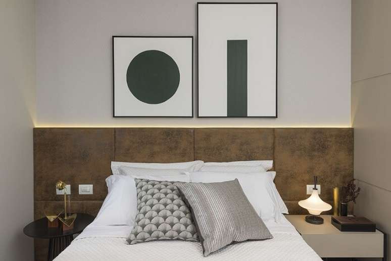 7. A cabeceira com led traz elegância para a decoração. Fonte: Barbara Dundes