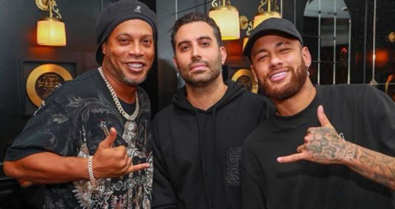 Ronaldinho e Neymar com o chef Abdelhedi