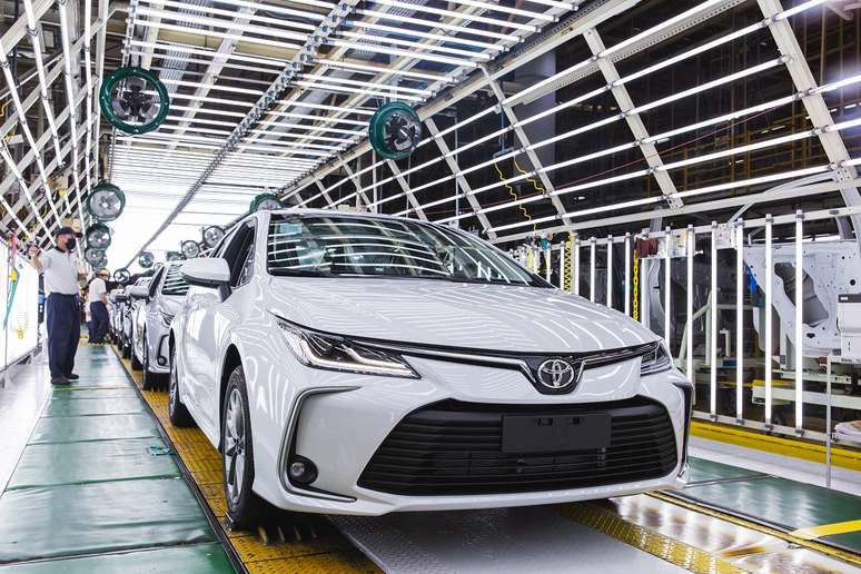 Linha de produção do Toyota Corolla em Sorocaba (SP)