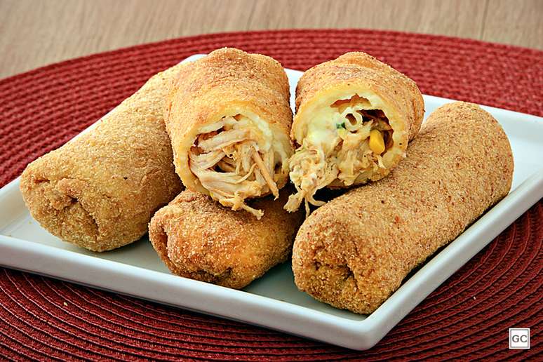 Panqueca empanada de frango &ndash; Foto: Guia da Cozinha