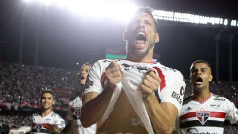 Calleri vem se destacando nos clássicos (Foto: Alex Silva / Lancepress!)