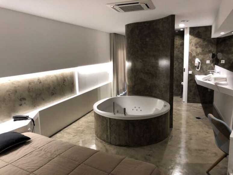 34. Quarto com banheira redonda – Foto Hotel do Parque