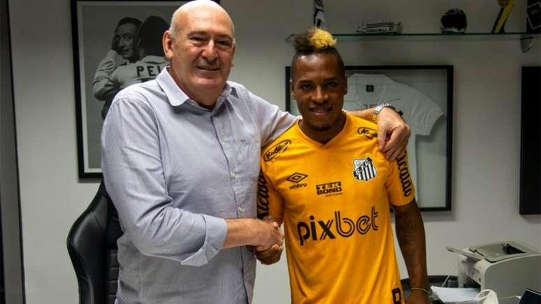 Água Santa anuncia dois jogadores para reforçar o meio de campo