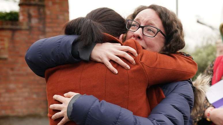 As mães Rhiannon Davies e Kayleigh Griffiths, que perderam seus filhos, foram elogiadas por sua coragem em fazer campanha para a investigação sobre as mortes no hospital