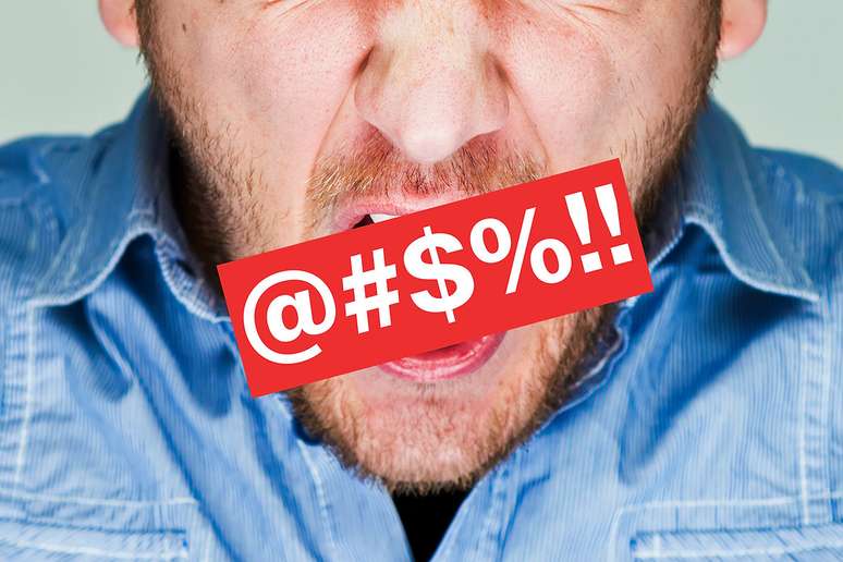 Homem falando palavr&atilde;o