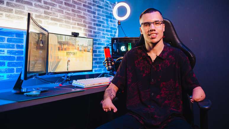 Igor Nescau é streamer de Free Fire e alcança três milhões de visualizações mensalmente