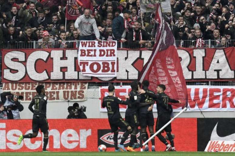 Bayern conquistou grande vitória fora de casa diante do Freiburg (THOMAS KIENZLE / AFP)