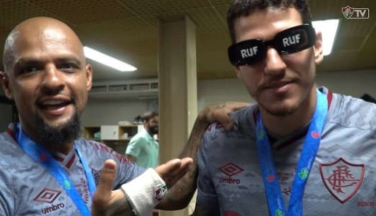 Nino e Felipe Melo fazem o "Ruf Ruf" (Foto: Reprodução/FluTV)