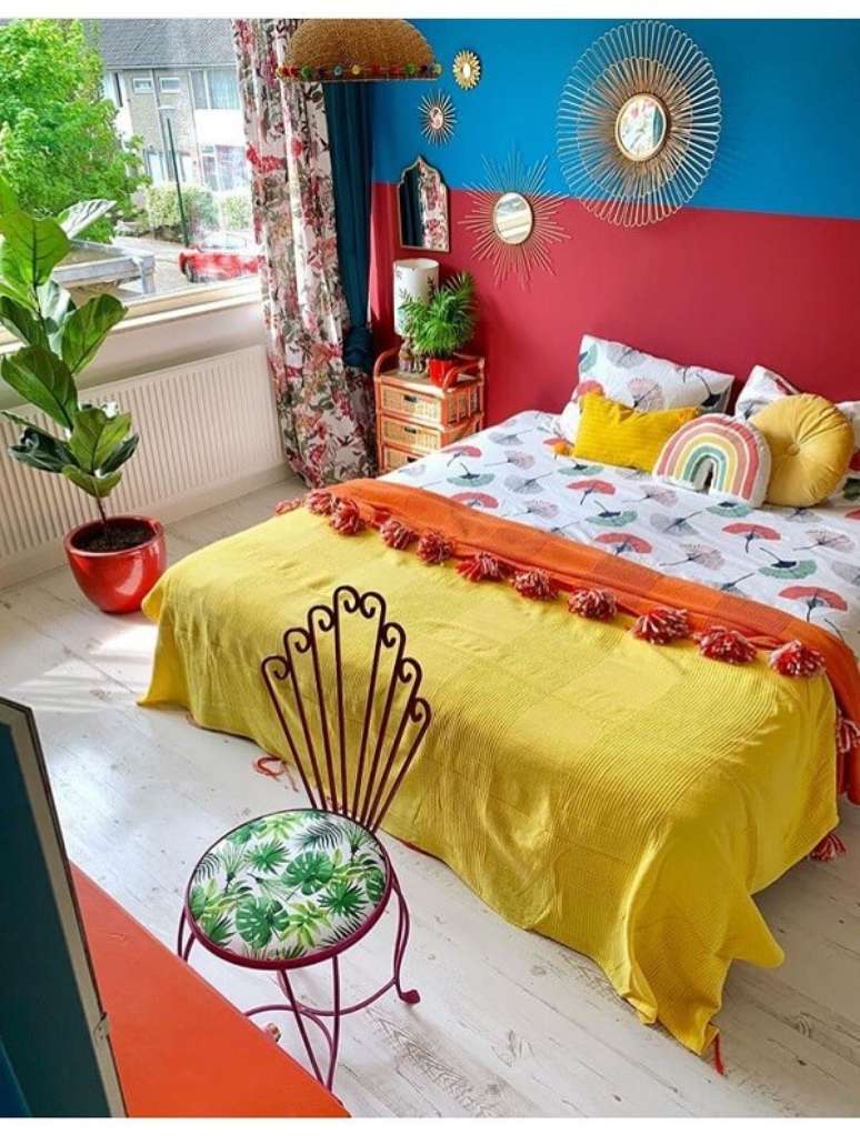 27. Cores que combinam com amarelo para quarto colorido e alegre – Foto Ame Ame