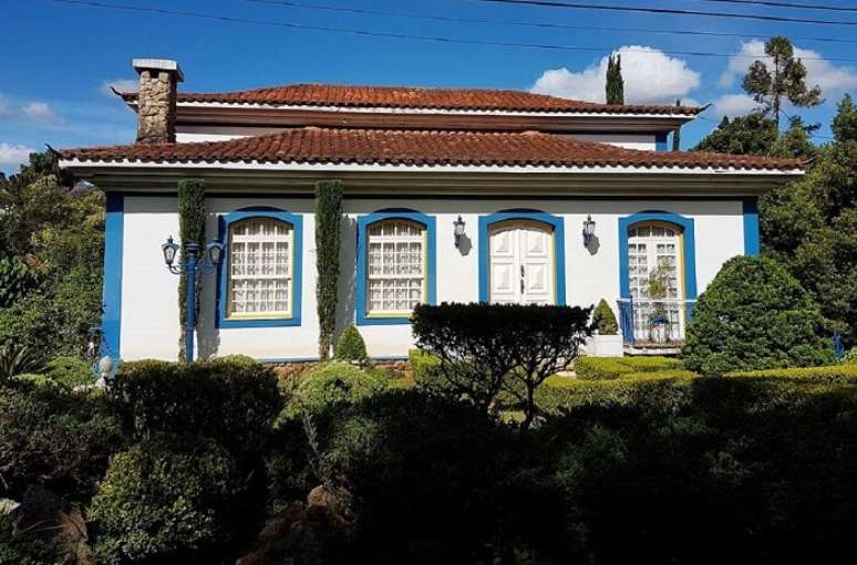 5. A janela colonial &eacute; marca registrada das casas coloniais. Fonte: Decor F&aacute;cil