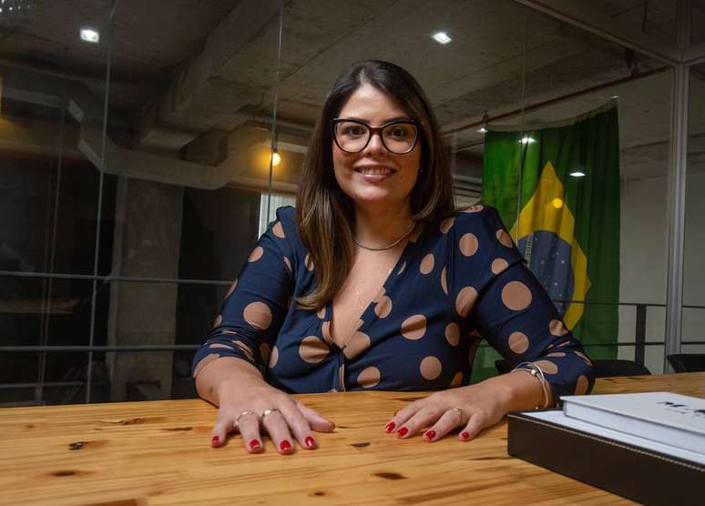 Larissa Andrade, da Maria São Paulo; agência reúne 25 publicitários, sendo que apenas 4 são homens.