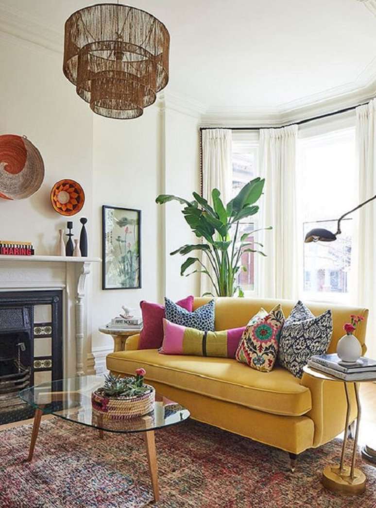 33. Cores que combinam com amarelo para sofá – Foto Decorology Blog