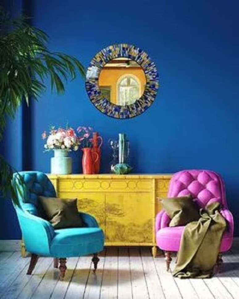 17. Cores que combinam com amarelo e azul para sala de estar – Foto Wayfair